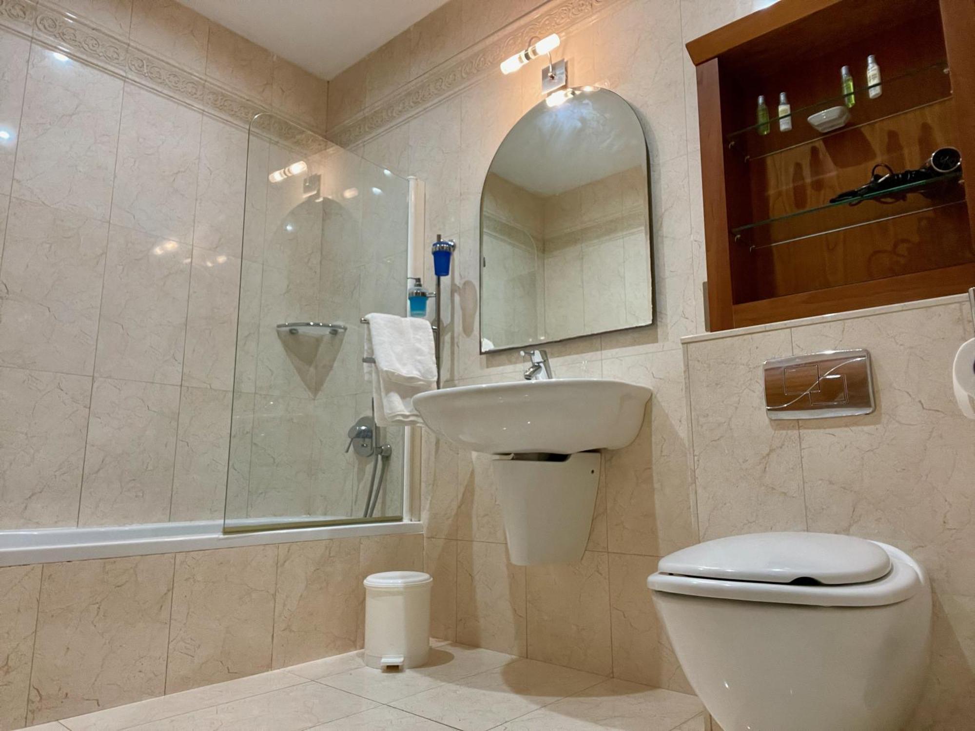 Spacious Luxurious Apartment With Seaview 멜리에하 외부 사진