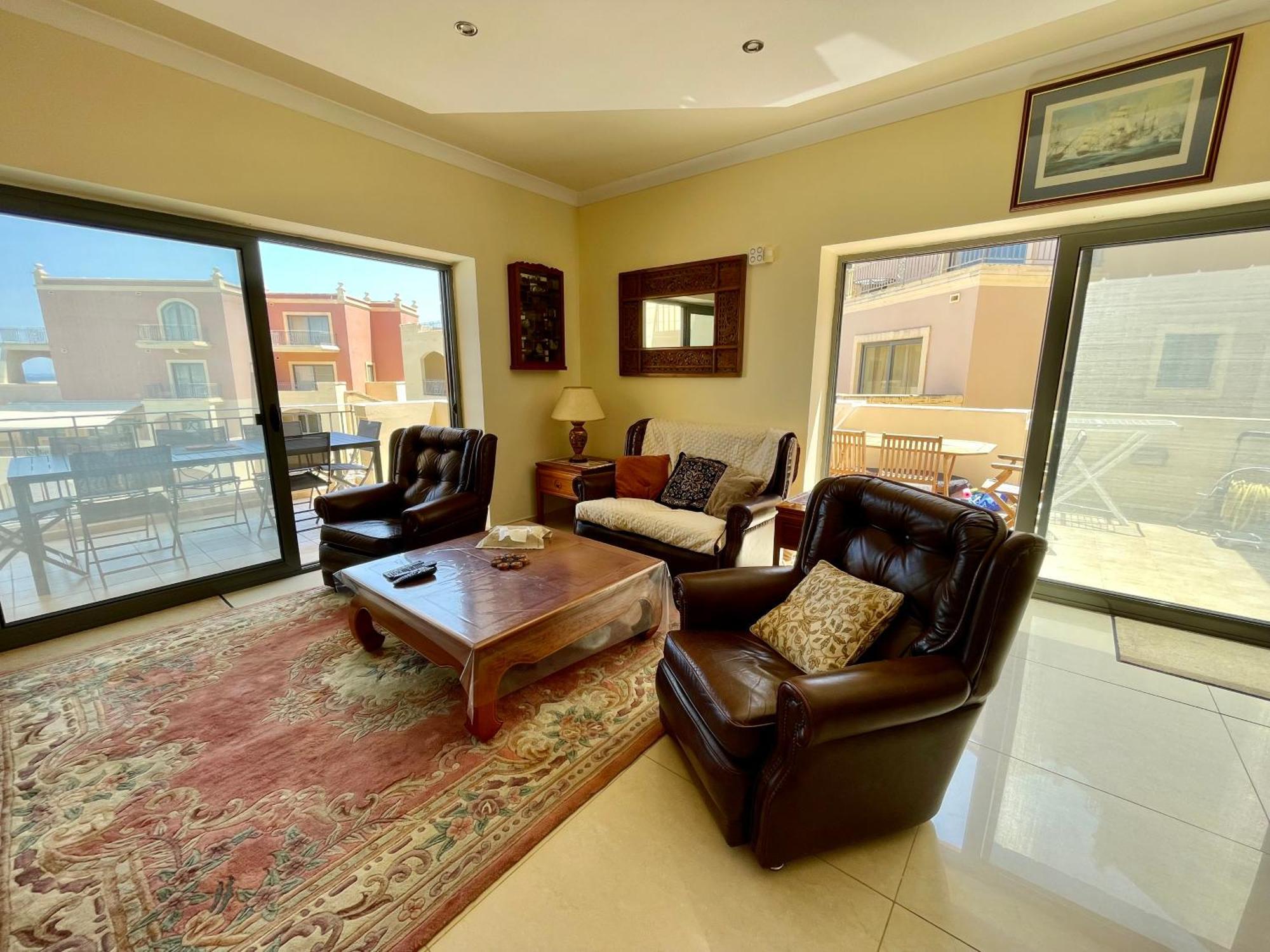 Spacious Luxurious Apartment With Seaview 멜리에하 외부 사진