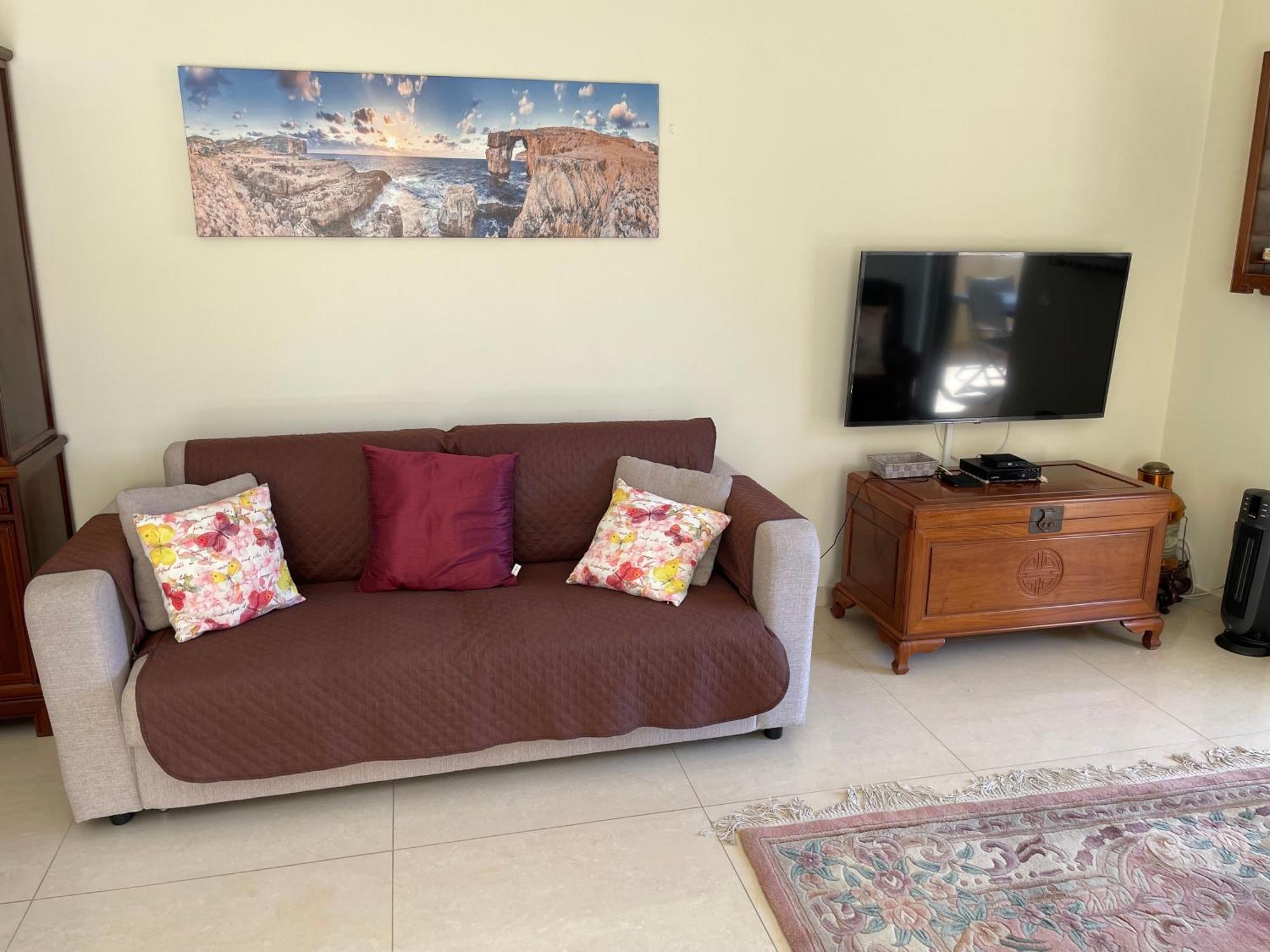Spacious Luxurious Apartment With Seaview 멜리에하 객실 사진